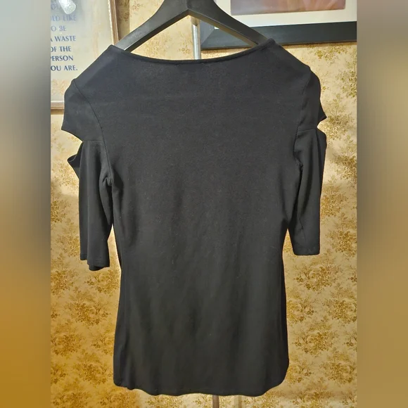 EXPRESS SMALL BLACK CUT-OUT TOP - Picture 3 of 8